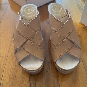 No. 6 Women's Brown Leather Mules